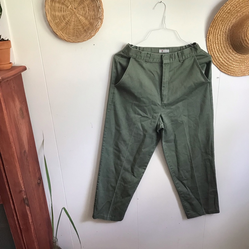 🌻Cropped Army Green Pants🌲